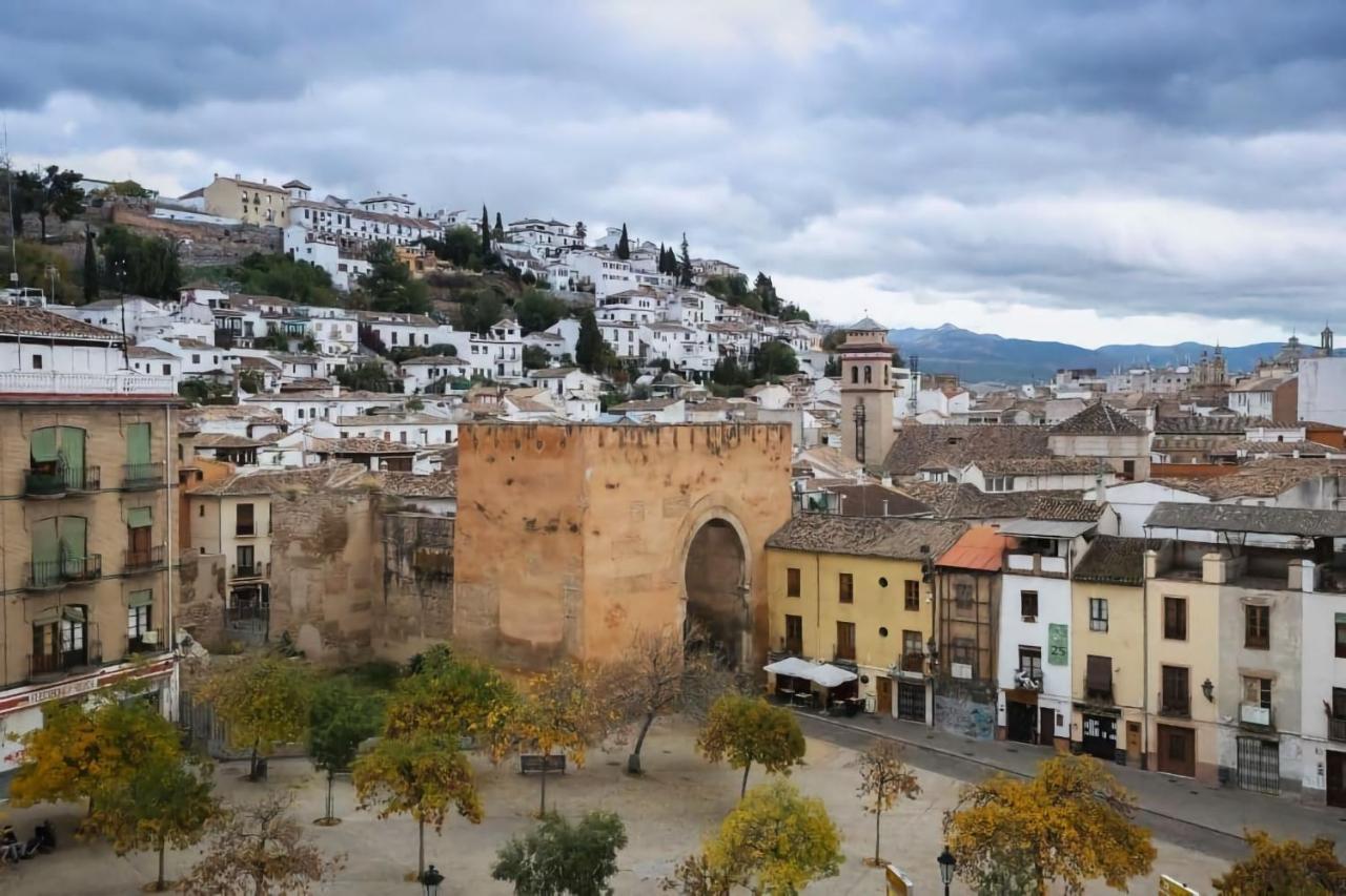 Apartamento Sleep In Historic Puerta Elvira Granada Exterior foto