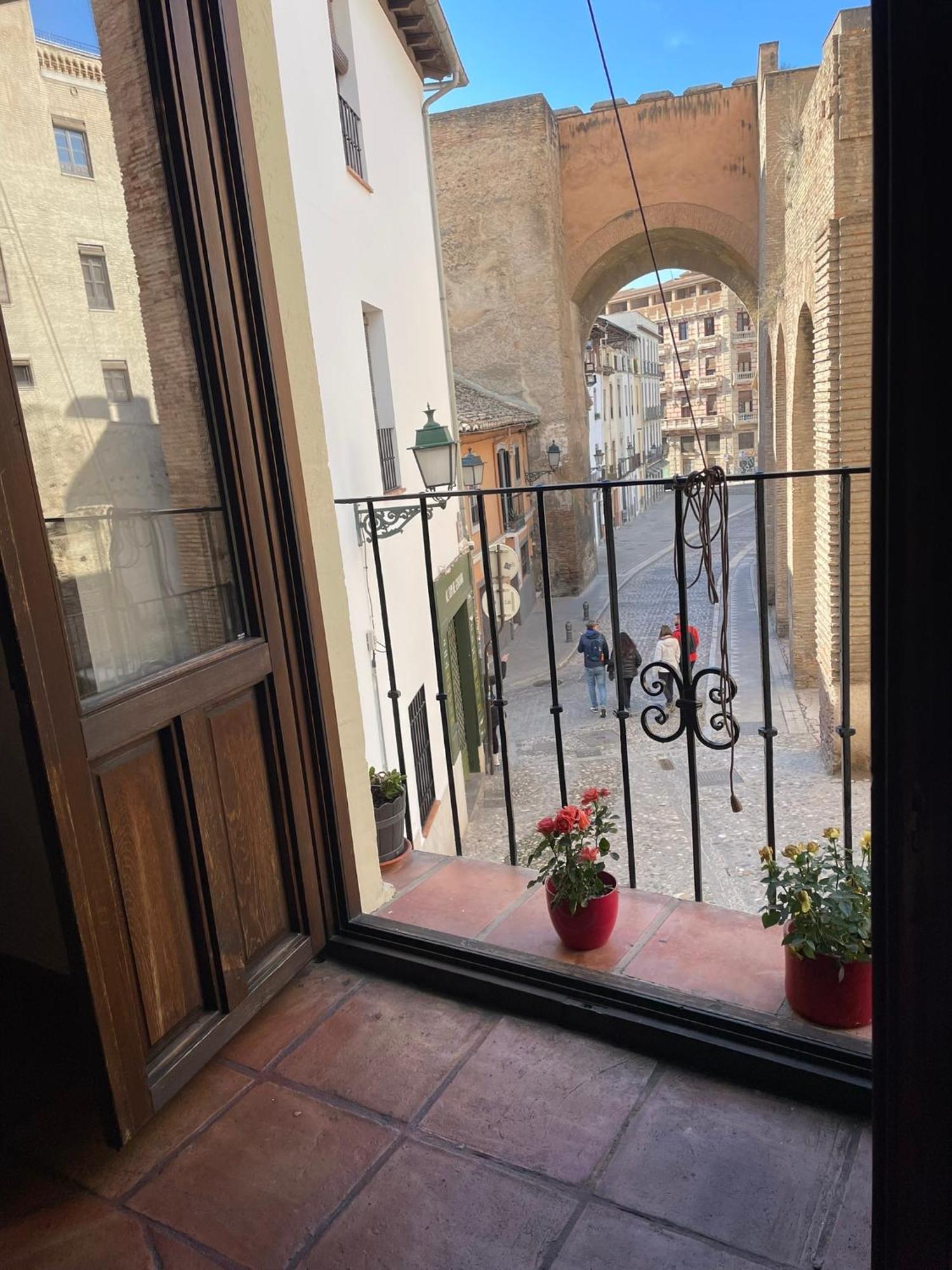 Apartamento Sleep In Historic Puerta Elvira Granada Exterior foto
